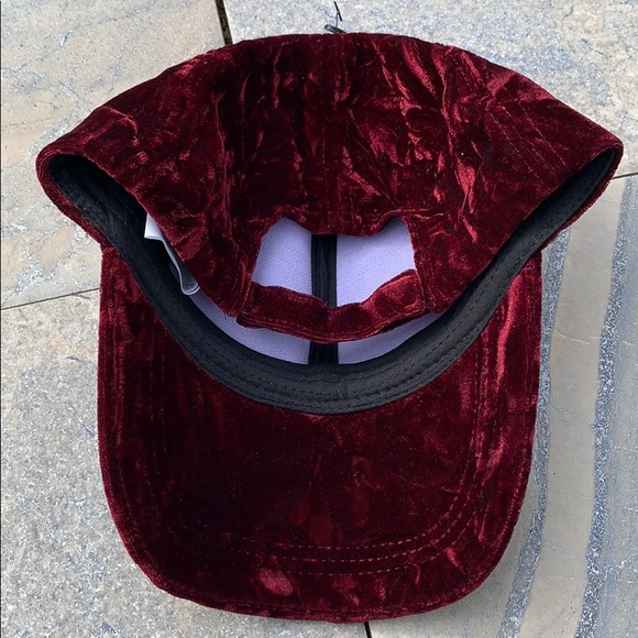 Burgundy velvet baseball hat - Picture 3 of 3